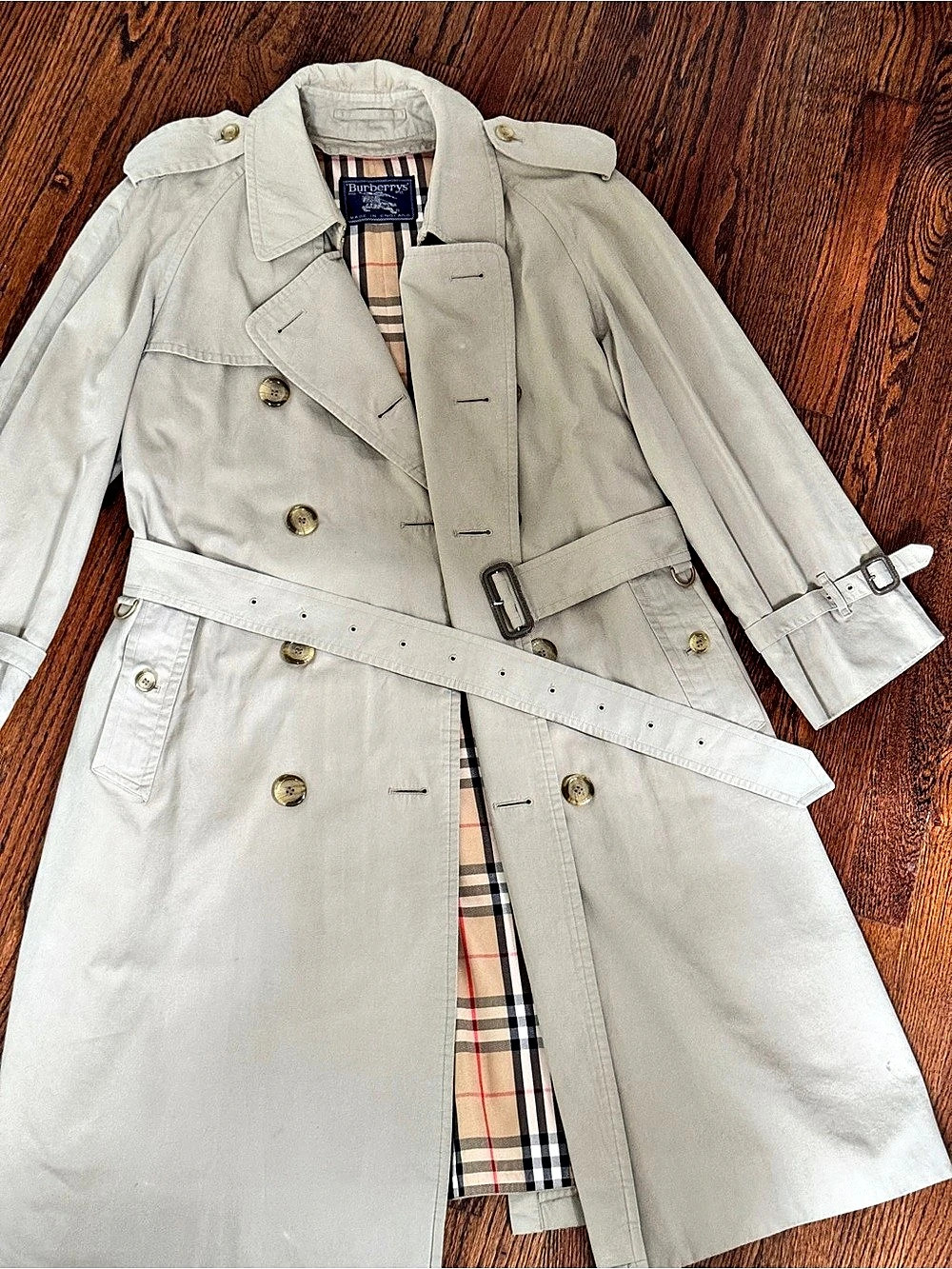 VINTAGE iconic Burberrys Plaid-Lined Cotton Trench Coat in Beige